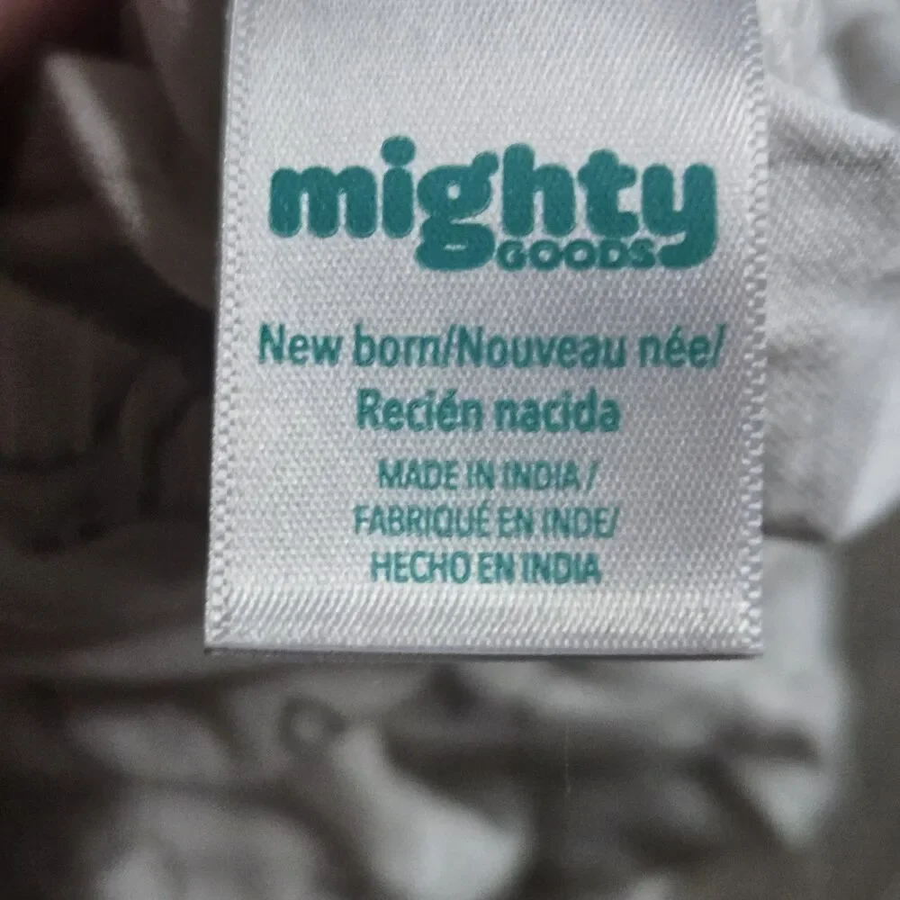 Mighty Goods Newborn NB Sleeper Gown White Sun Cloud Snaps Cotton Mitten Cuffs